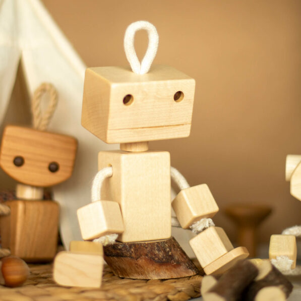 Sitting wooden robot toy