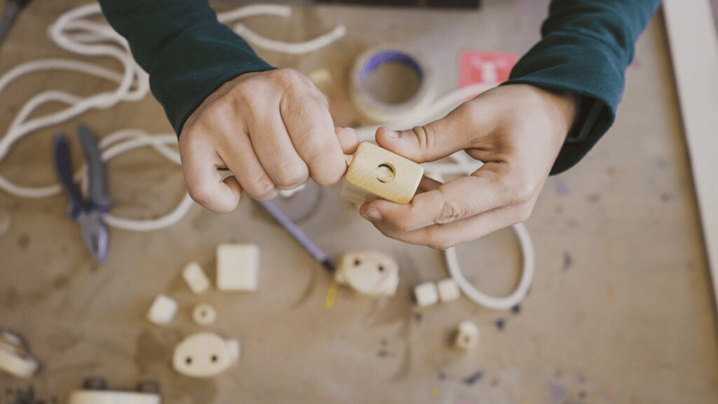 making wooden robot toy 2